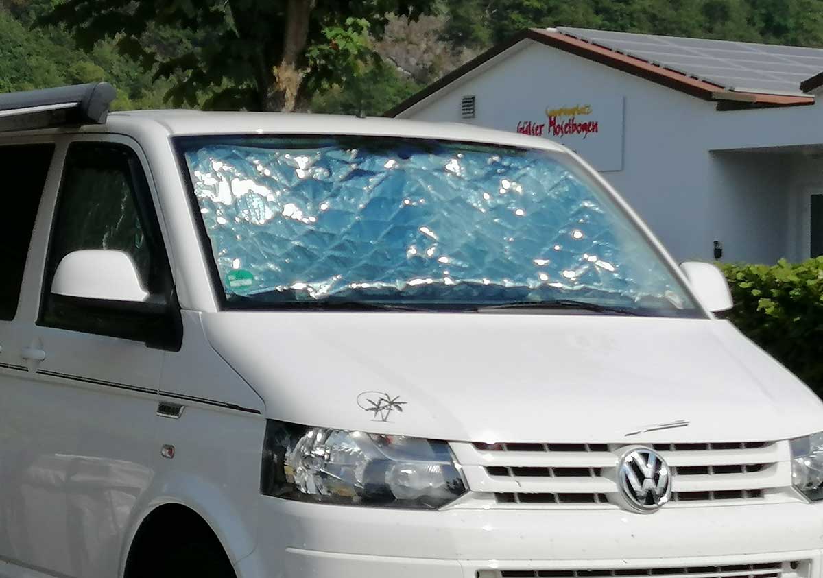 Wohnmobil und Wohnwagen Fenster isolieren mit Thermomatten