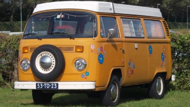 So entfernen Sie Aufkleber an Wohnwagen und Wohnmobil