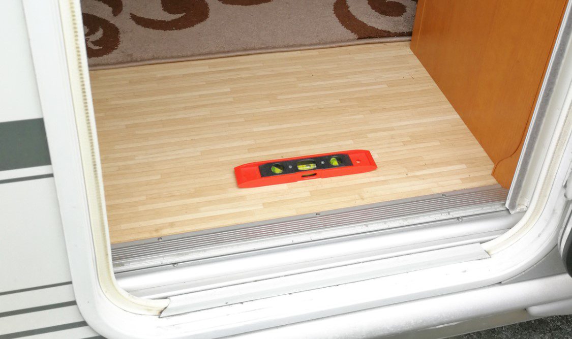 Mit dem Drückeberger Wohnwagen einfach ausrichten